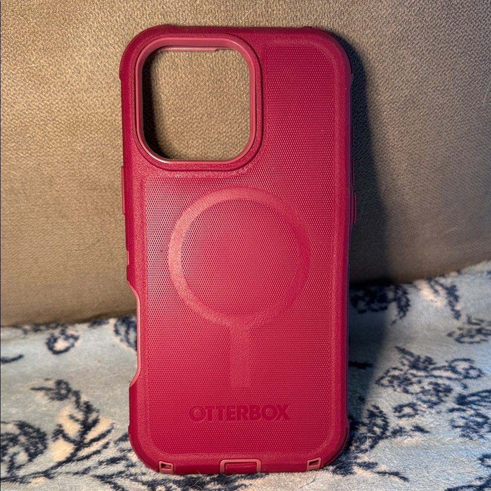 iPhone 16 Pro Max OtterBox Magenta Phone Case